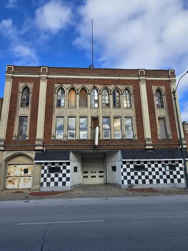 145 E Cass ST, Joliet, IL 60432