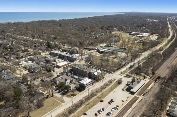10 E Scranton AVE, Lake Bluff, IL 60044