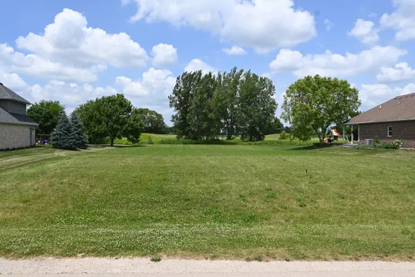 3900 W Nettle Creek DR, Morris, IL 60450