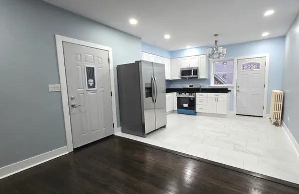 3051 N Austin AVE #1R, Chicago, IL 60634