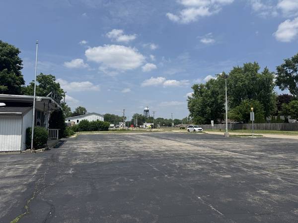 227 Sycamore RD, Genoa, IL 60135