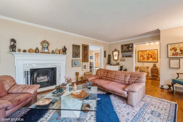 2510 Sheridan RD, Evanston, IL 60201
