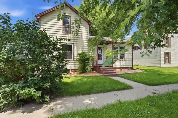 121 E James ST, Forrest, IL 61741