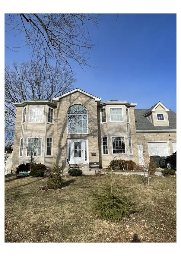 200 W Thacker ST, Hoffman Estates, IL 60169