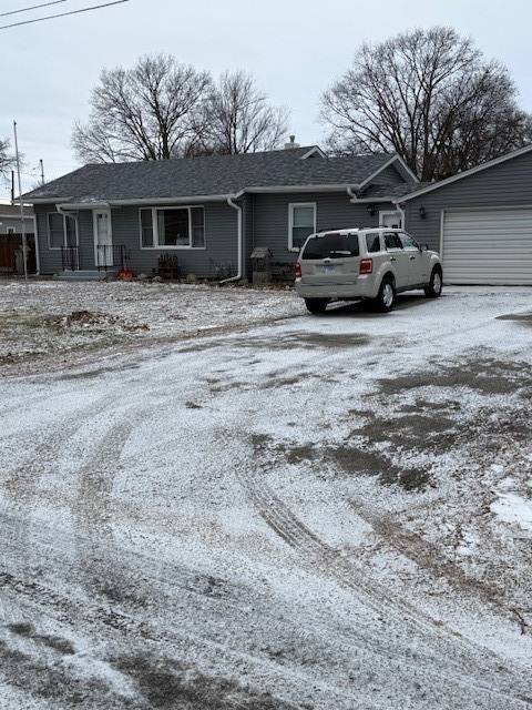 210 W South ST, Sheffield, IL 61361