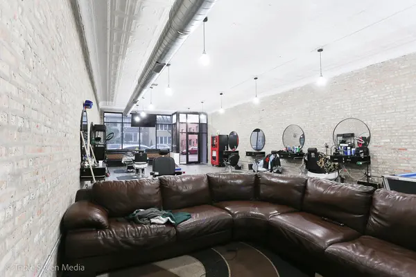5802 W HIGGINS AVE, Chicago, IL 60630
