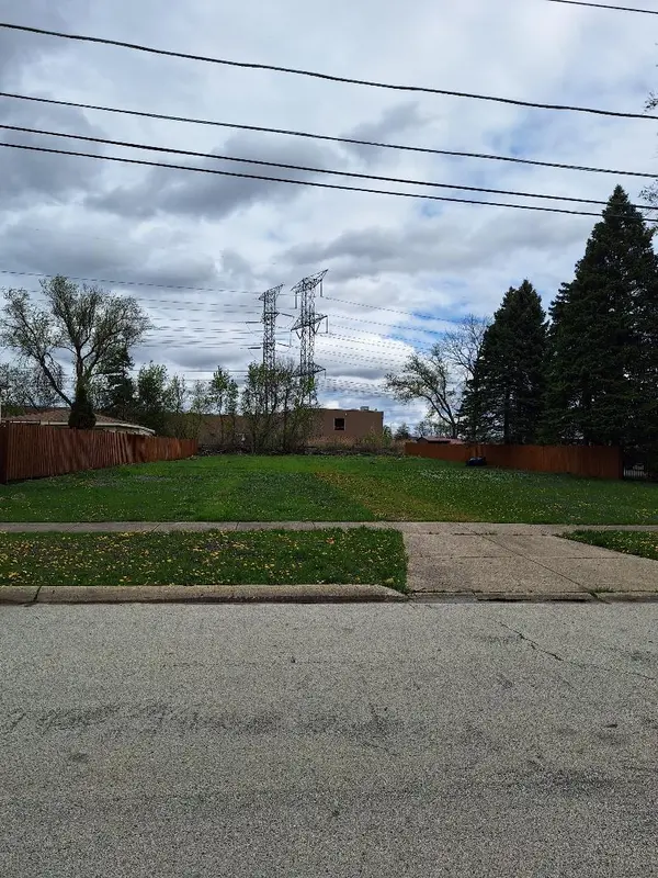 890 North AVE, Des Plaines, IL 60016