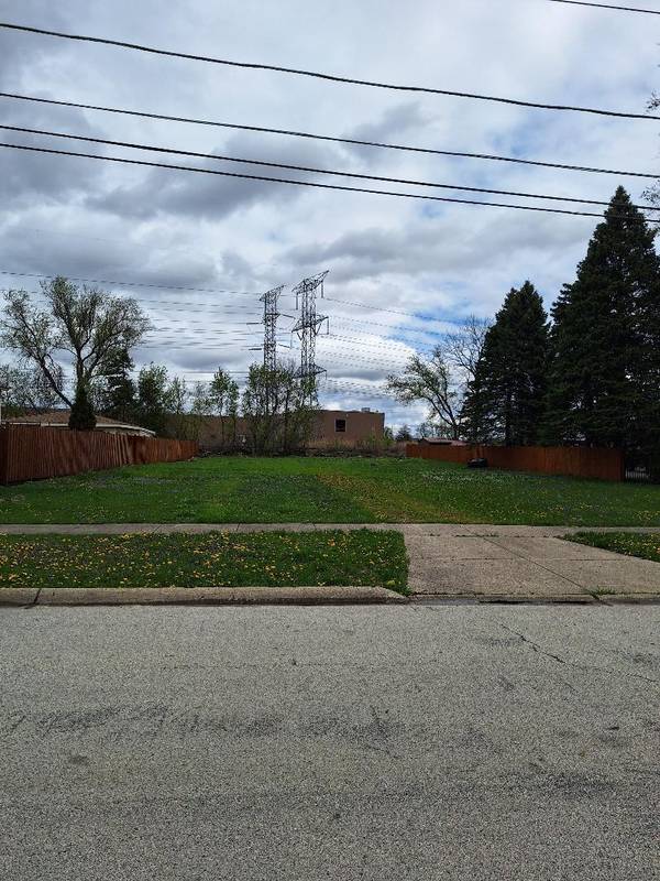 890 North AVE, Des Plaines, IL 60016