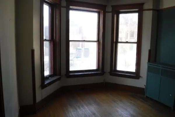 6625 S Woodlawn AVE, Chicago, IL 60637
