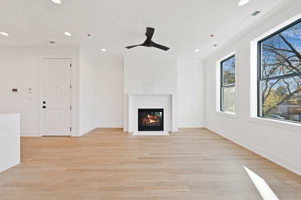 1404 W George ST #1, Chicago, IL 60657
