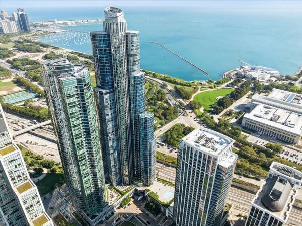 1235 S Prairie AVE #1303, Chicago, IL 60605