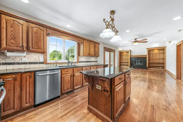 1344 Cantigny CT, Naperville, IL 60565