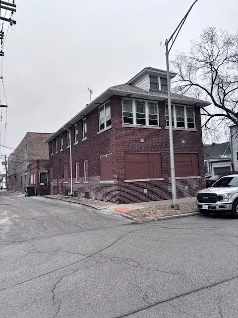 2412 HIGH ST, Blue Island, IL 60406