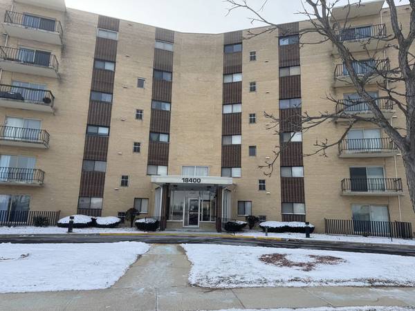 18400 Cherry Creek DR #105, Homewood, IL 60430