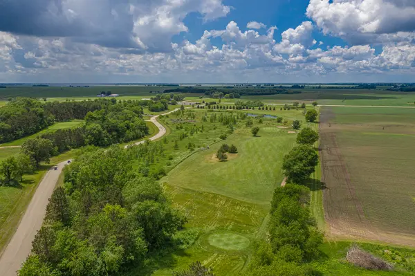 000 Deer Valley DR, Deer Grove, IL 61243