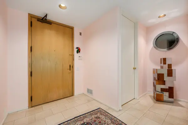 680 N Lake Shore DR #821, Chicago, IL 60611