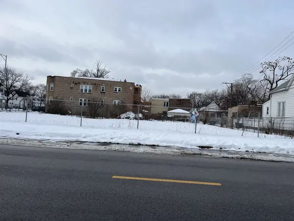 1000 W Marquette RD, Chicago, IL 60621
