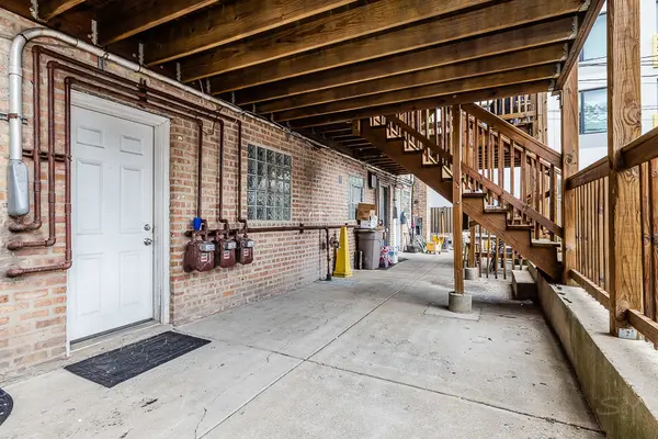 3451 W Montrose AVE #1, Chicago, IL 60618