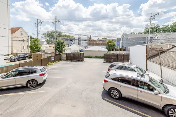 3451 W Montrose AVE #1, Chicago, IL 60618