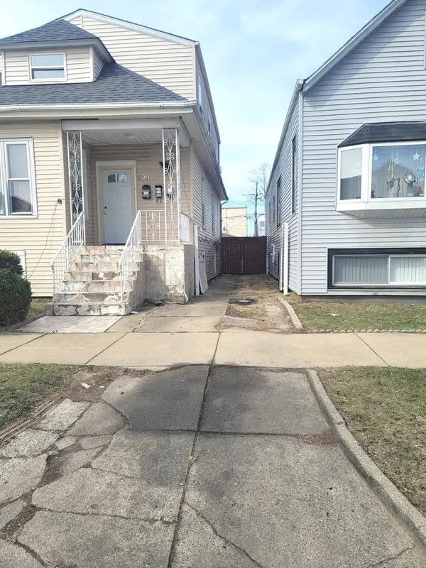 2240 N Monitor AVE, Chicago, IL 60639