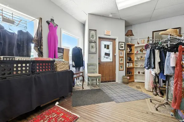 9936 Main ST, Hebron, IL 60034
