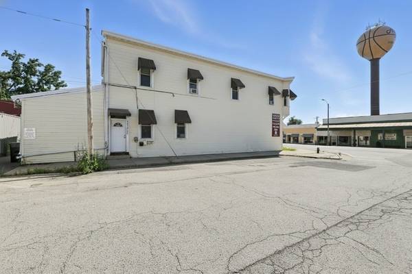 9936 Main ST, Hebron, IL 60034
