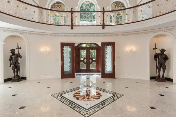 94 Hawthorne RD, Barrington Hills, IL 60010