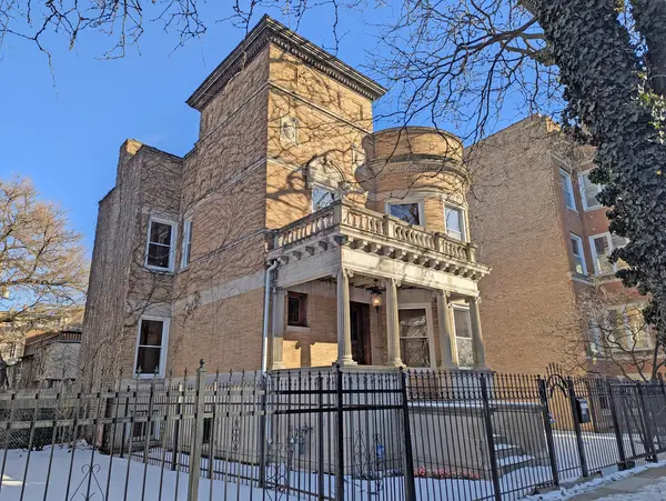 836 E 52nd ST, Chicago, IL 60615