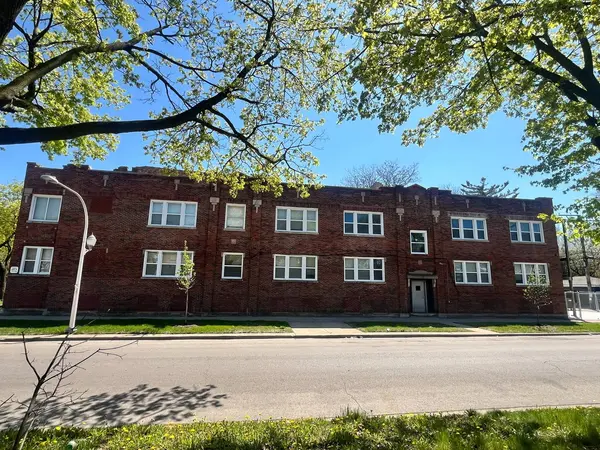 7800 S Burnham AVE #1F, Chicago, IL 60649
