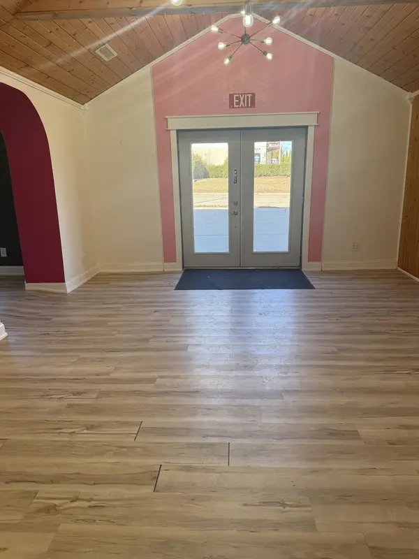 221 W Galena AVE, Freeport, IL 61032