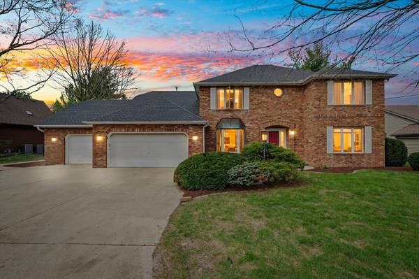 2404 N Nottingham CT, Champaign, IL 61821