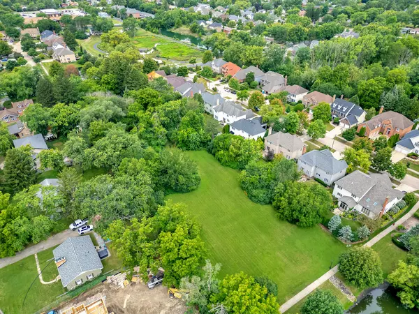 5725 S Wilmette AVE, Westmont, IL 60559