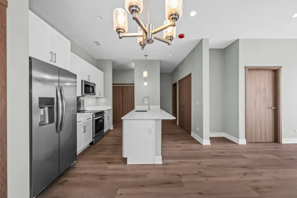 839 Madison ST #202, Oak Park, IL 60302
