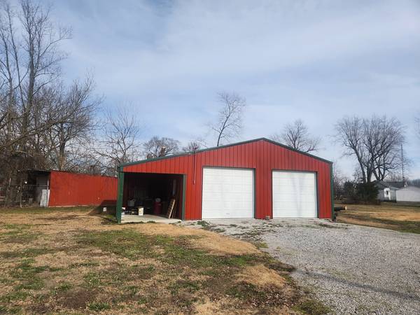1024 N Hickory ST, Duquoin, IL 62832