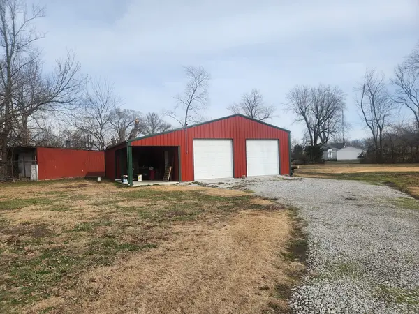 1024 N Hickory ST, Duquoin, IL 62832