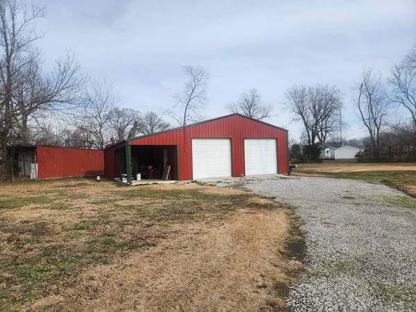 1024 N Hickory ST, Duquoin, IL 62832