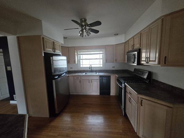 6108 Birmingham ST, Chicago Ridge, IL 60415