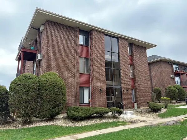 15818 TERRACE DR #R3, Oak Forest, IL 60452