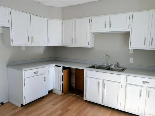501 W 8TH ST, Davenport, IA 52803