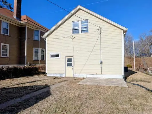 501 W 8TH ST, Davenport, IA 52803