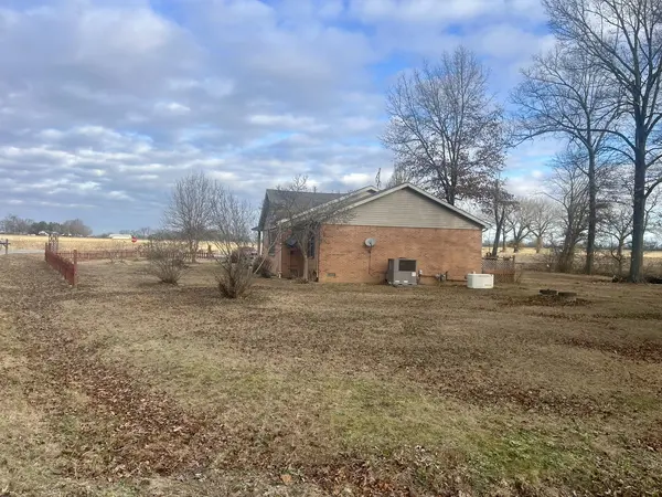 6 Carriage LN, Metropolis, IL 62960