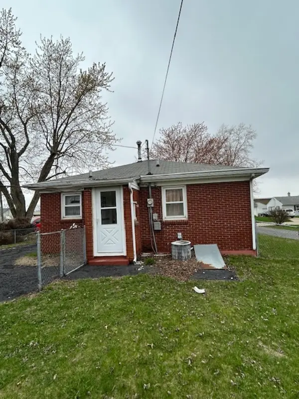 421 4th ST E, Milan, IL 61264