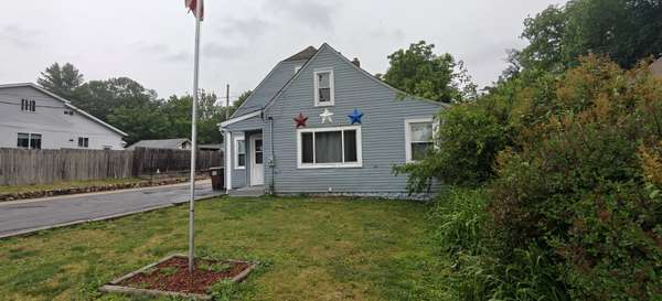 616 Daisyfield RD, Rockford, IL 61102
