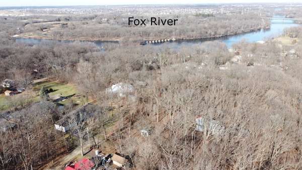 6N661 Wyoming AVE, St. Charles, IL 60174