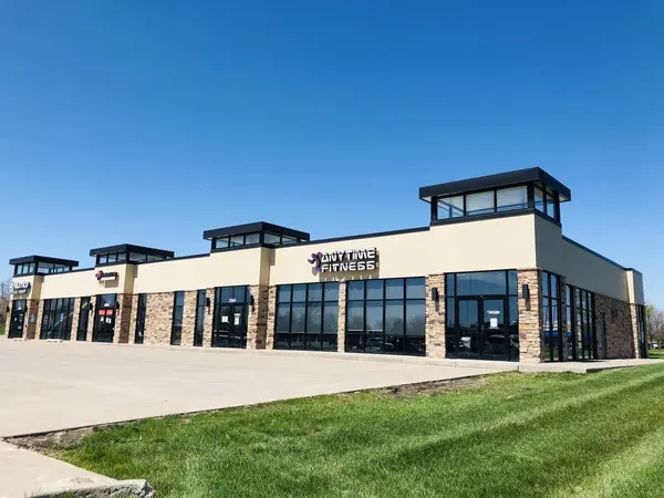 3260 Ridge Pointe RD, Bettendorf, IA 52722