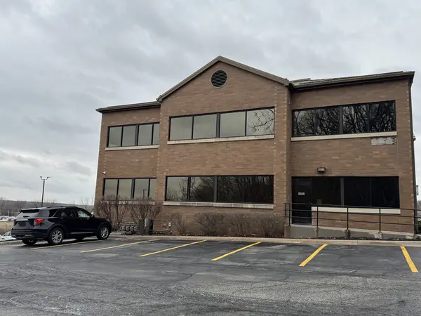 7017 John Deere Pkwy #1A-1C, Moline, IL 61265