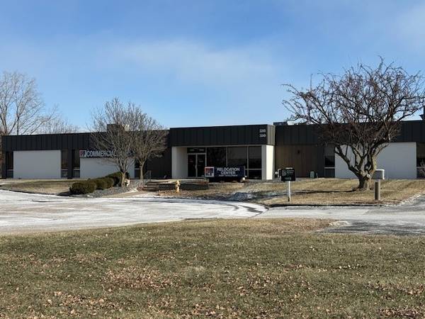 3245 East 35th Street CT, Davenport, IA 52807