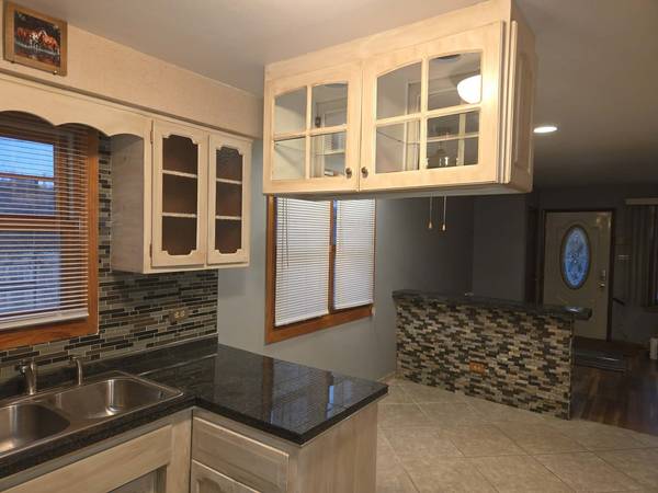 12622 S Marquette AVE, Chicago, IL 60633