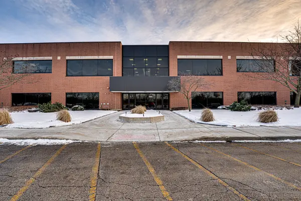 4200 Cantera DR #204, Warrenville, IL 60555