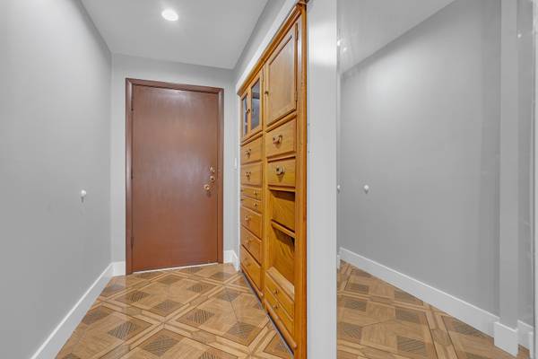 7830 W North AVE #414, Elmwood Park, IL 60707
